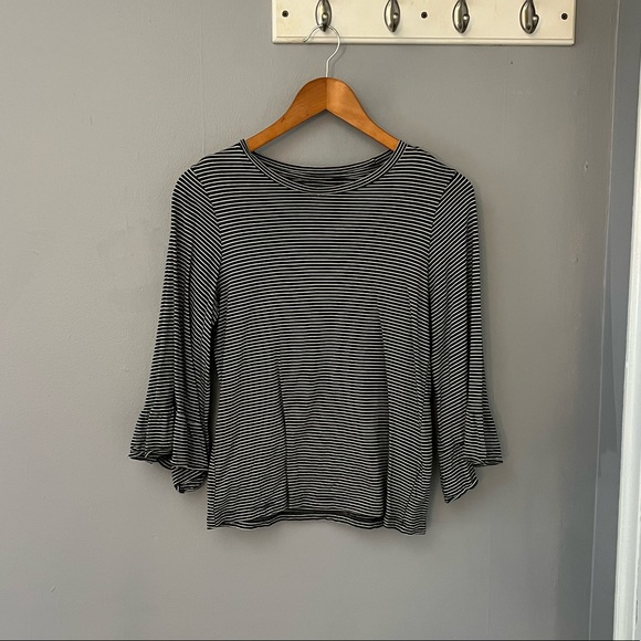 Banana Republic Designer Tee Bell Sleeve green white Striped XS - Picture 3 of 10